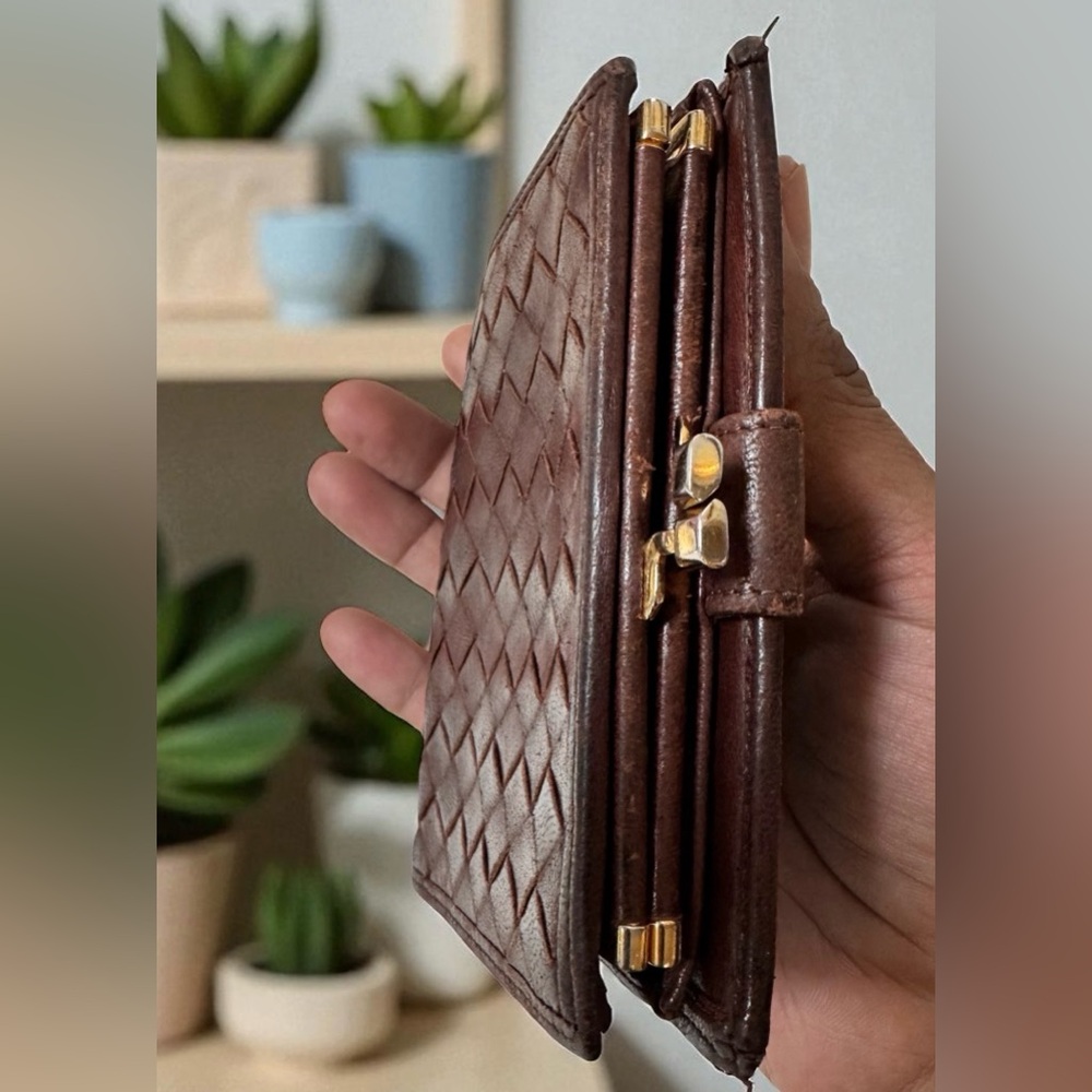 VTG Bottega Veneta Woven Brown Leather Wallet Kiss Lock/ Snap